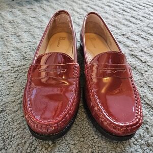 Brown's Womens Burgundy Patent Leather Loafers